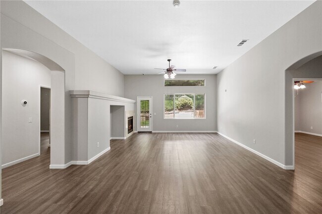 Building Photo - 24898 Sunset Vista Ave
