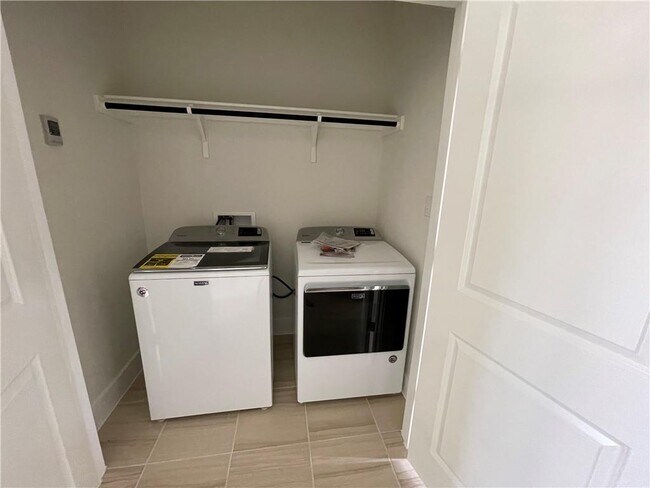 Building Photo - 526 White Steppe Way
