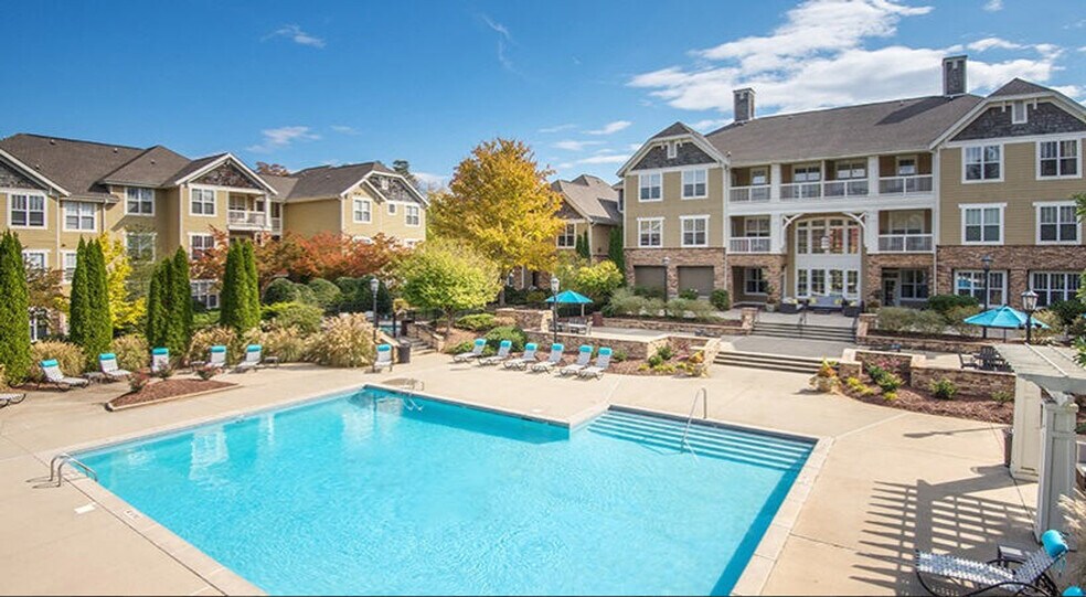 Building Photo - 1024 Cranbrook Dr