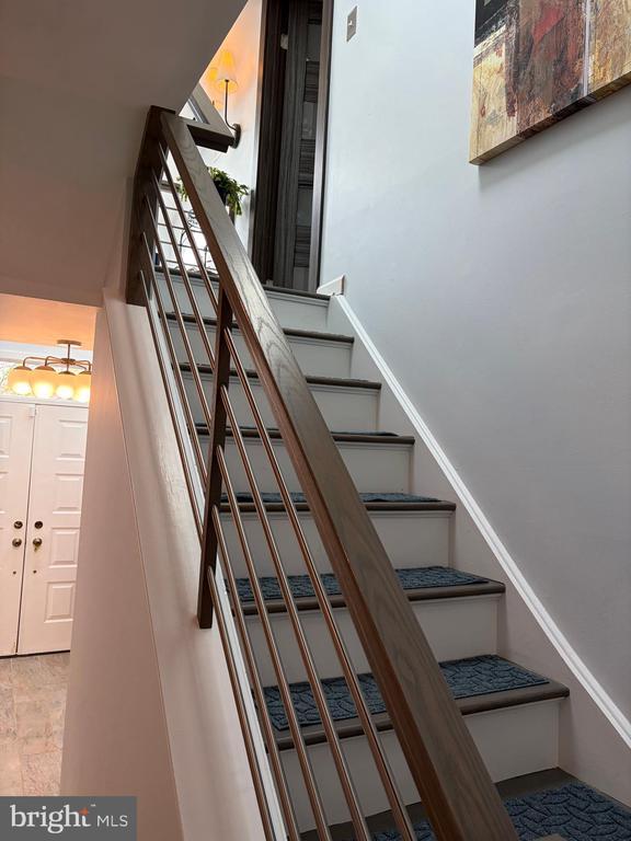 Building Photo - 98 Sayre Dr