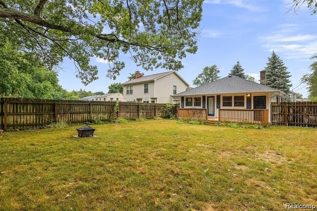 Building Photo - 836 Miller Ave