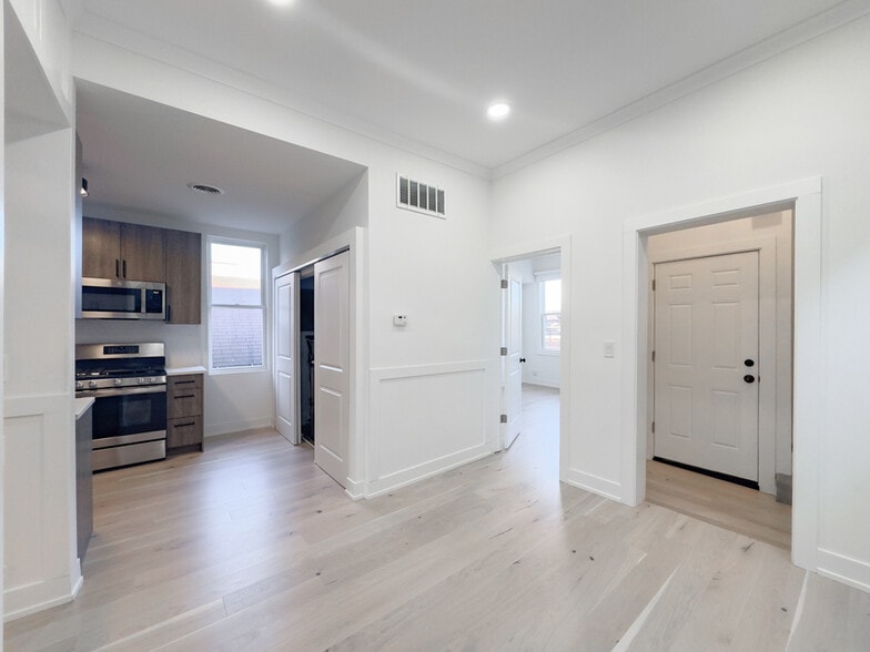 Building Photo - 2129 N Bingham St