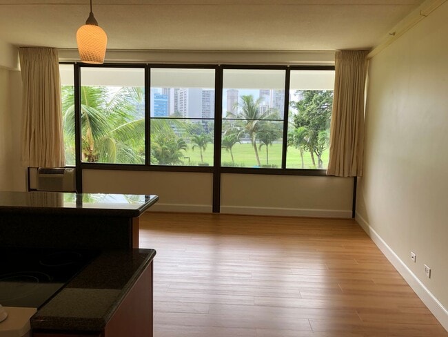 Building Photo - 2 Bed 2 Bath 1 Parking at Marco Polo Apartments, Great Views and Amenities!!!