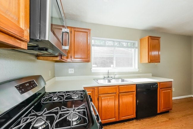 Building Photo - 23 Emery Cliff Pl