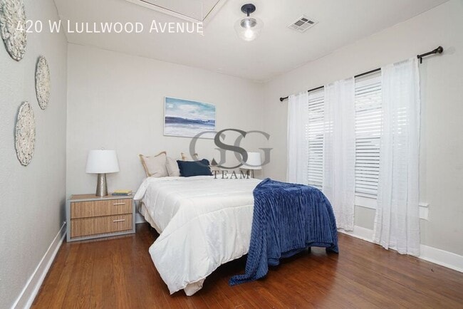 Building Photo - 420 W Lullwood Ave