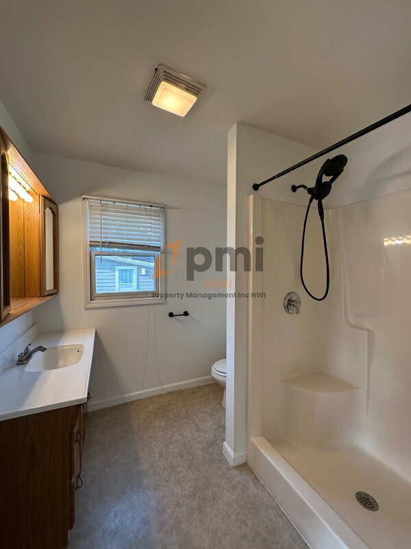 Building Photo - 203 Locust St