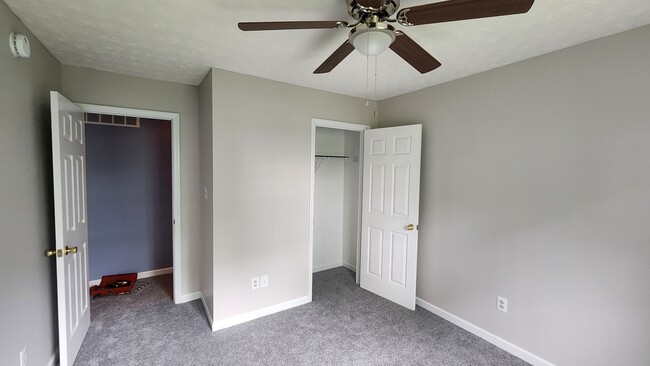 Building Photo - 225 Maple Leaf Ln