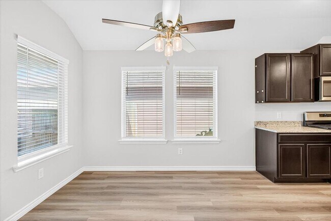 Building Photo - 1626 Comfy Wy