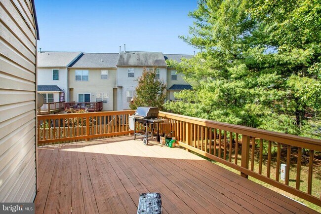 Building Photo - 4101 La Mauricie Loop
