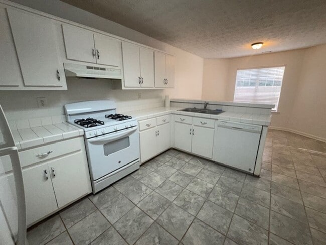 Building Photo - 482 S Bolee Rd