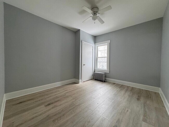 Building Photo - 281 Blackstone St