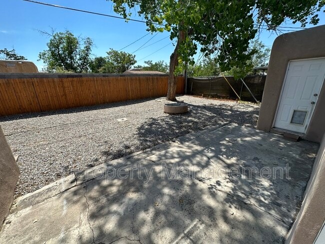 Building Photo - 3524 Cuervo Dr NE