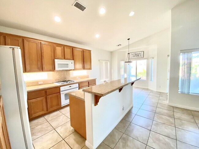 Building Photo - 45385 Big Canyon St