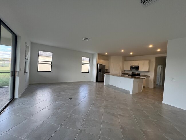 Building Photo - 15052 Palamos Cir