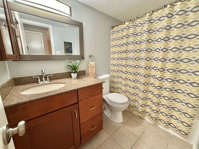 Building Photo - 2800 Jeanetta St