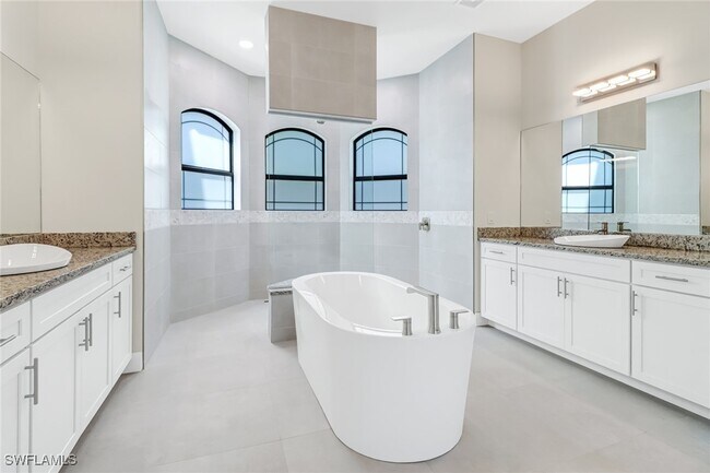 Building Photo - 155 SW 51st Terrace