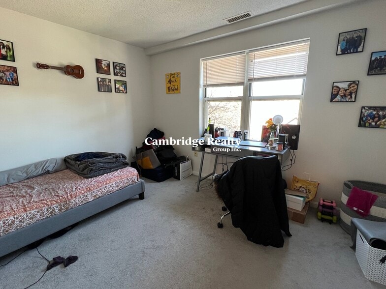 Building Photo - 151 Beacon St