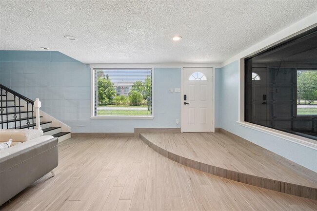 Building Photo - 77 Bayou Vista Dr