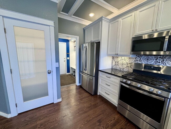 Building Photo - 11260 Jersey Way