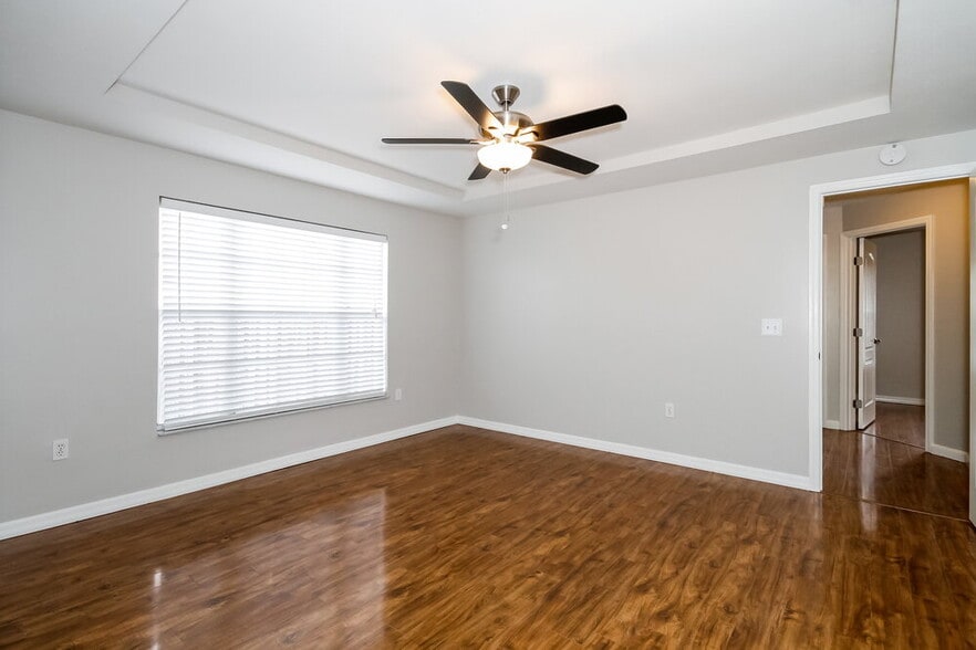 Building Photo - 1032 Malletwood Dr