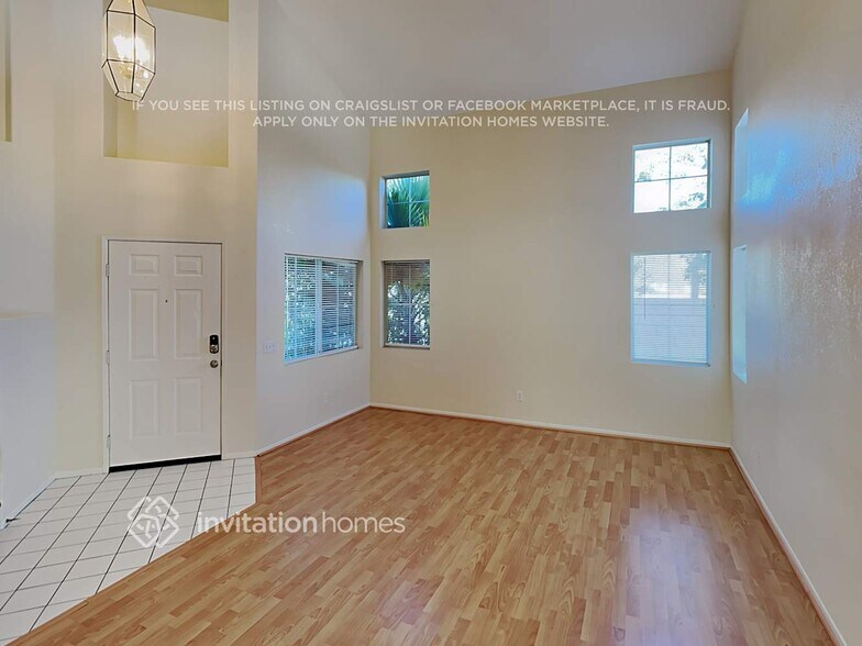 Building Photo - 4102 Periwinkle Way