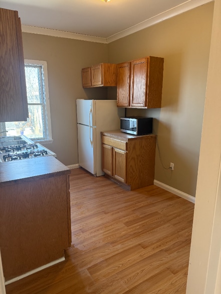 Building Photo - 538 Alden St