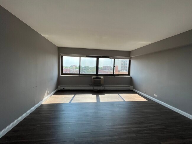 Building Photo - 7337 S South Shore Dr