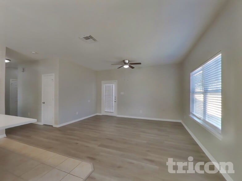 Building Photo - 21214 Peachvine Ln