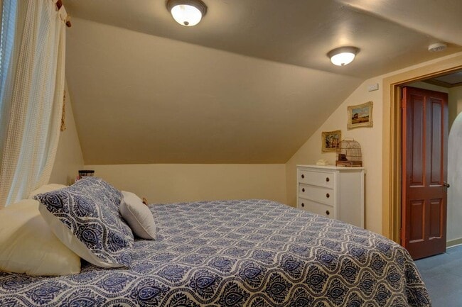 Building Photo - Perfect Furnished Home in Jacksonville!