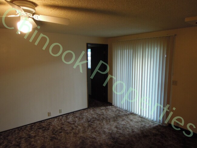Building Photo - Charming 4 Bedroom Home in Cal Young Neighborhood