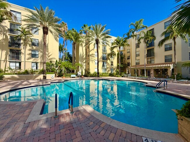 Building Photo - 630 S Sapodilla Ave