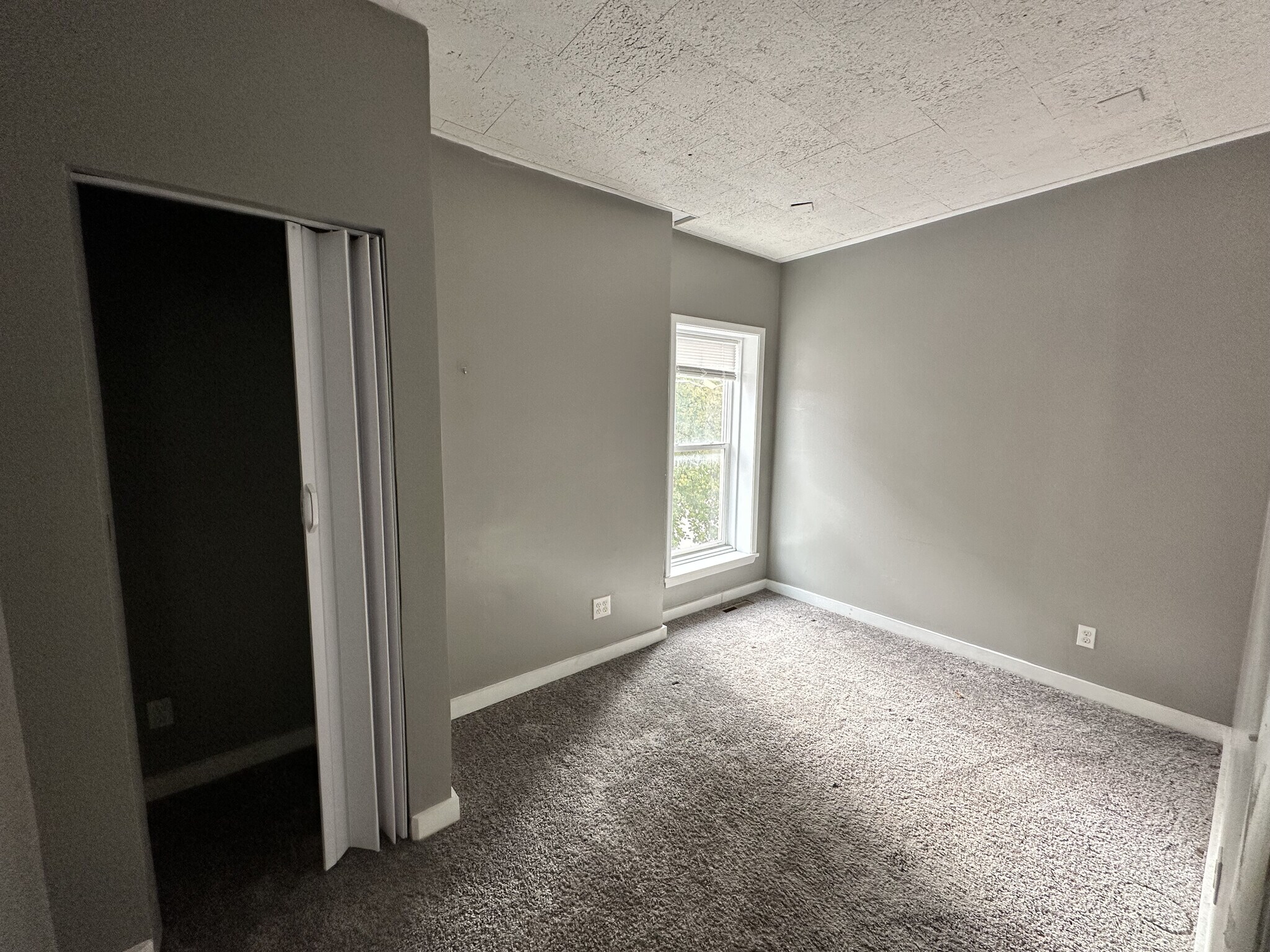 Bedroom 2 - 437 Franklin St
