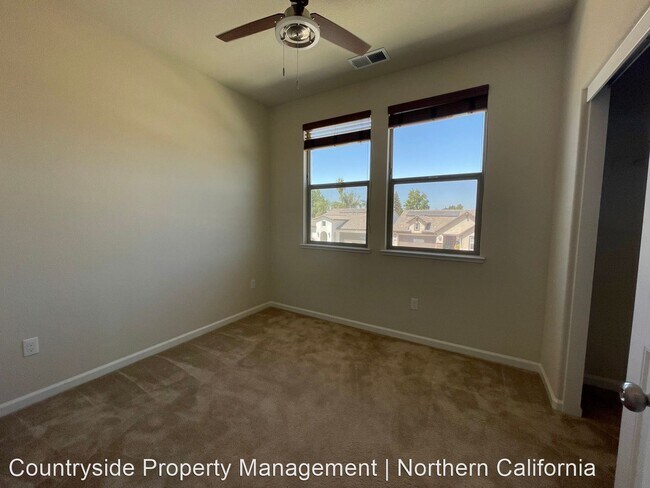 Building Photo - 4 br, 2.5 bath House - 3212 Vintage Drive