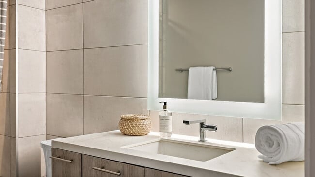 Building Photo - 1926 6th St NW