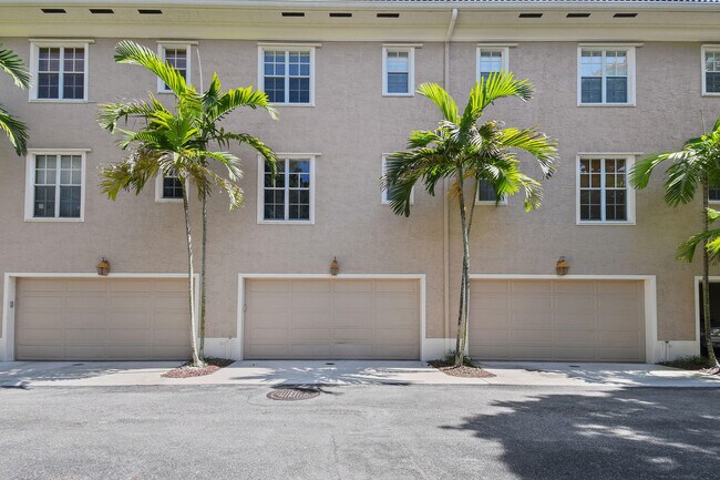 Building Photo - 109 Osceola Ln