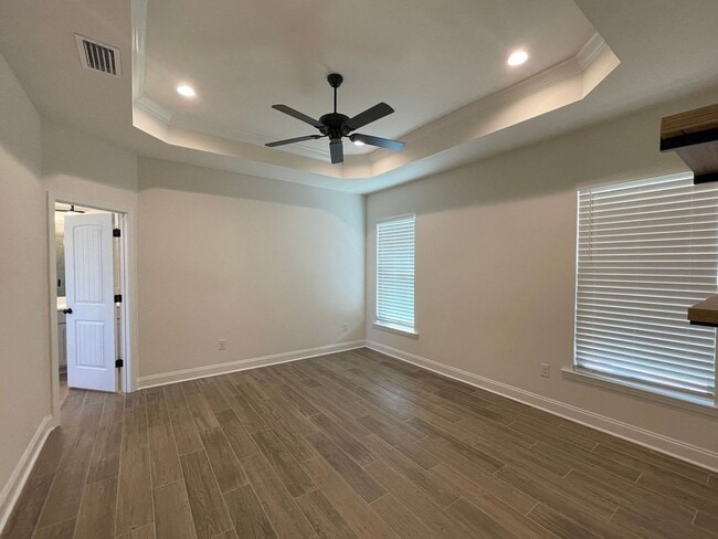 Building Photo - 3 Bedroom, 2 bathroom in Twin Beech Estate...