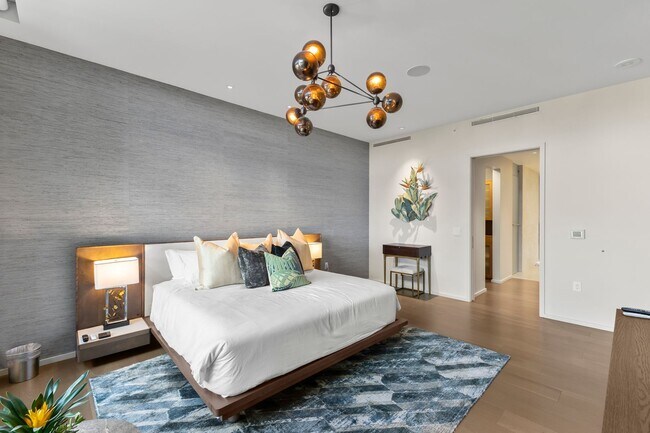 Building Photo - Park Lane 5305 - 3BR w/Swimming Pool and Yard!