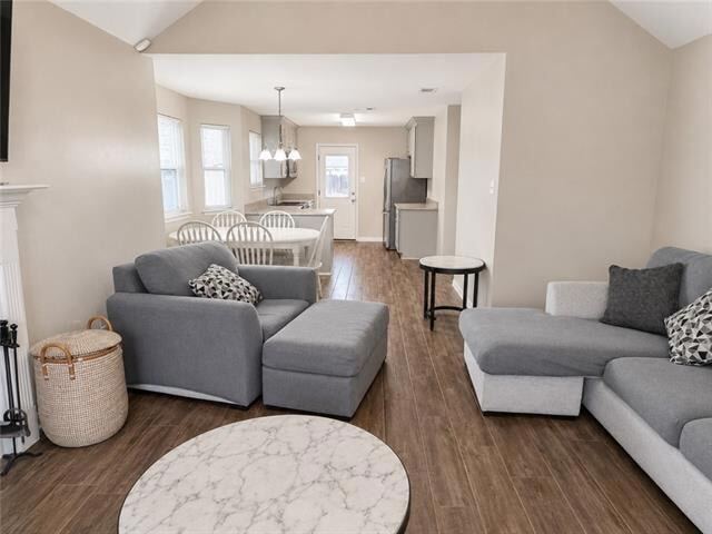 Building Photo - 636 Beaulieux St