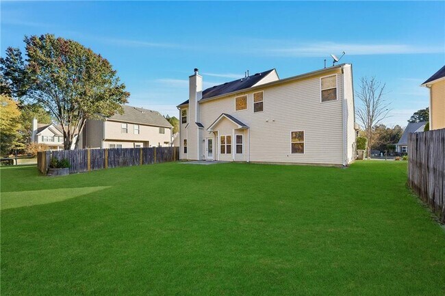 Building Photo - 5670 Winter Bluff Way NE