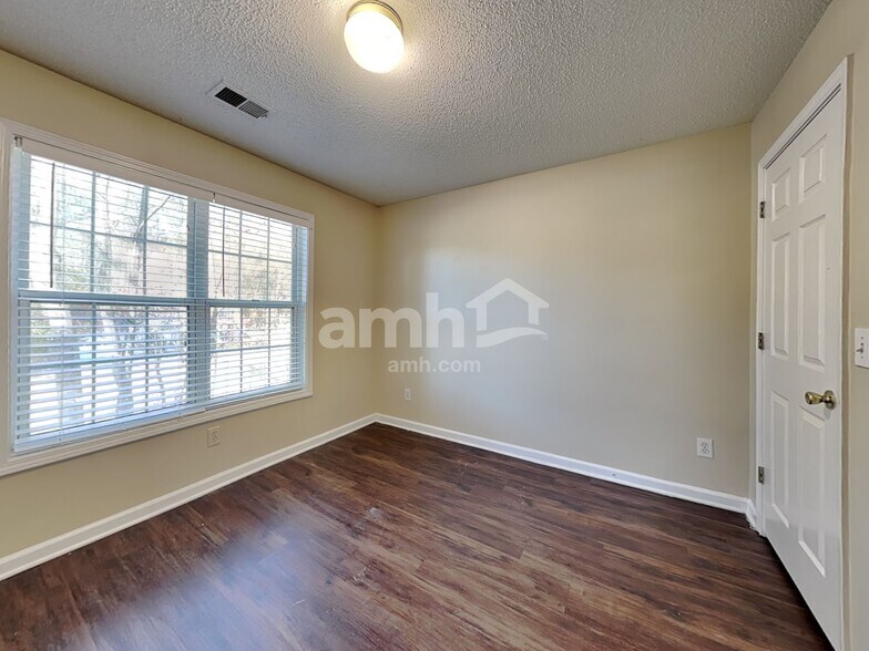 Building Photo - 3951 Saint George Ter SW