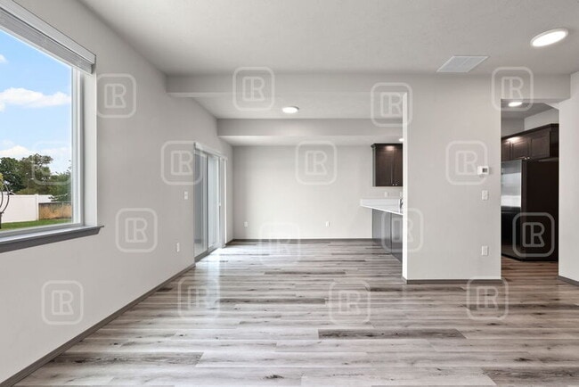 Building Photo - 14321 E 13th Ave