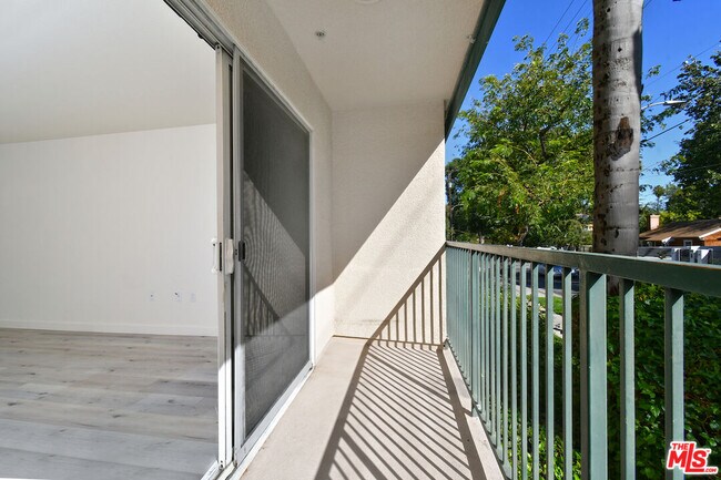 Building Photo - 4501 Cedros Ave