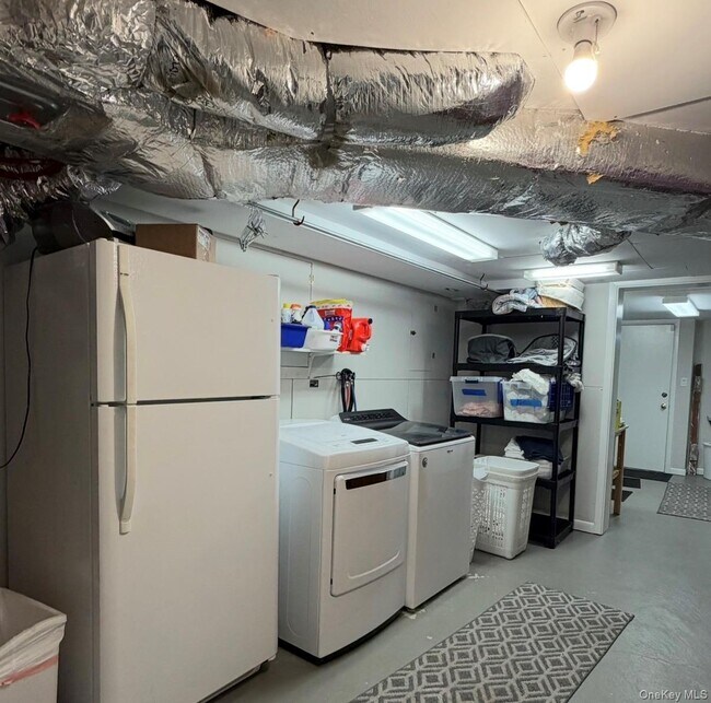 Building Photo - 10 Skyes Neck Ct