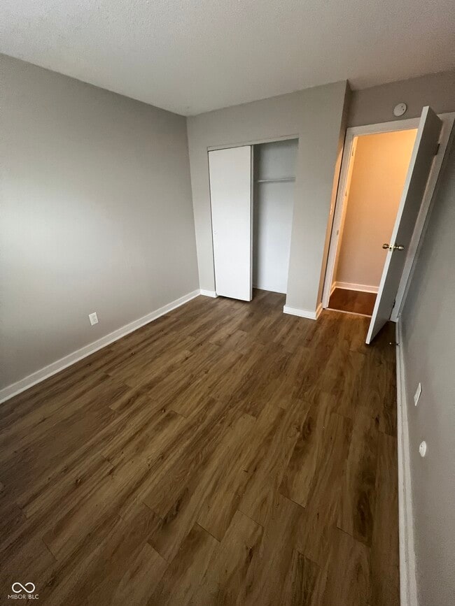 Building Photo - 9413 English Oak Dr