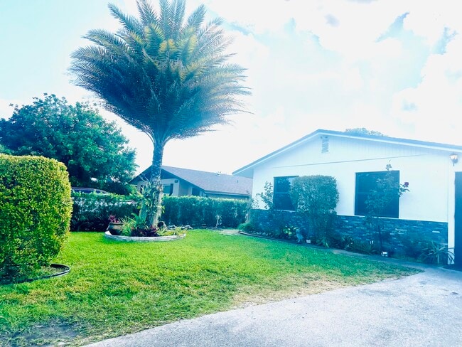 Building Photo - 1104 Neoga St