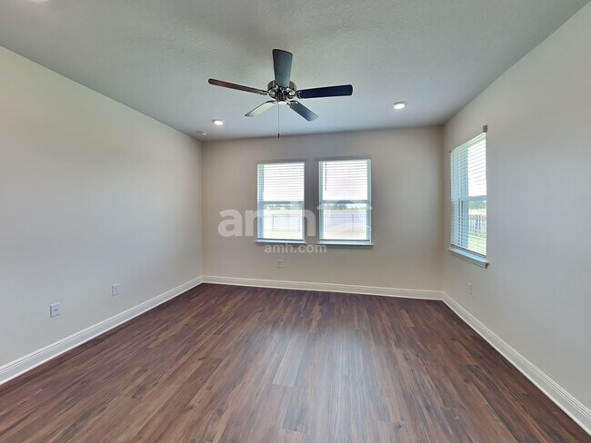 Building Photo - 14621 Cedar ml dr