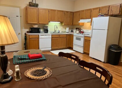 Fully set-up kitchen - 4 Tolan St