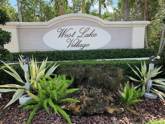 Building Photo - 1140 Cliffrose St