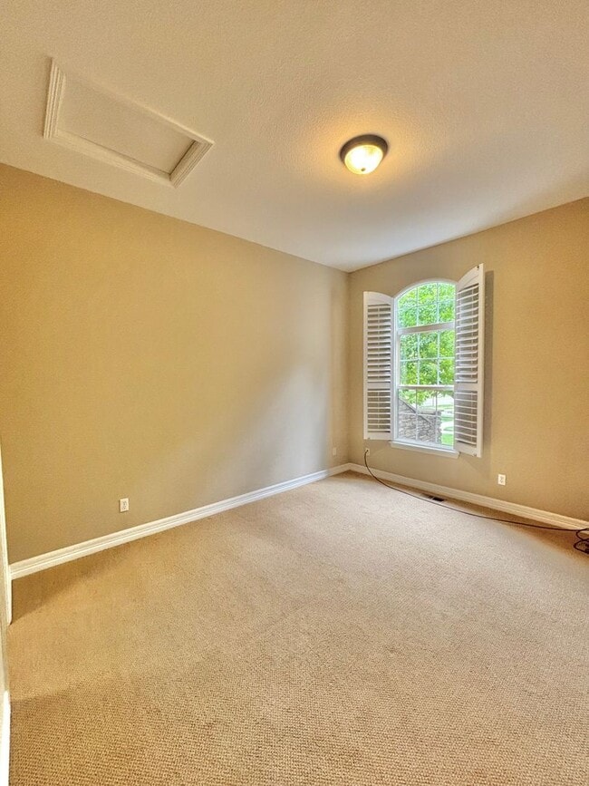 Building Photo - 8890 Tappy Toorie Cir