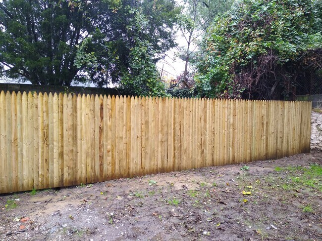 Building Photo - 216 E Ashmead St